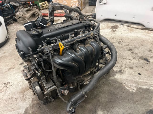 bontott KIA CEED Komplett Motor (Segédberendezésekkel)