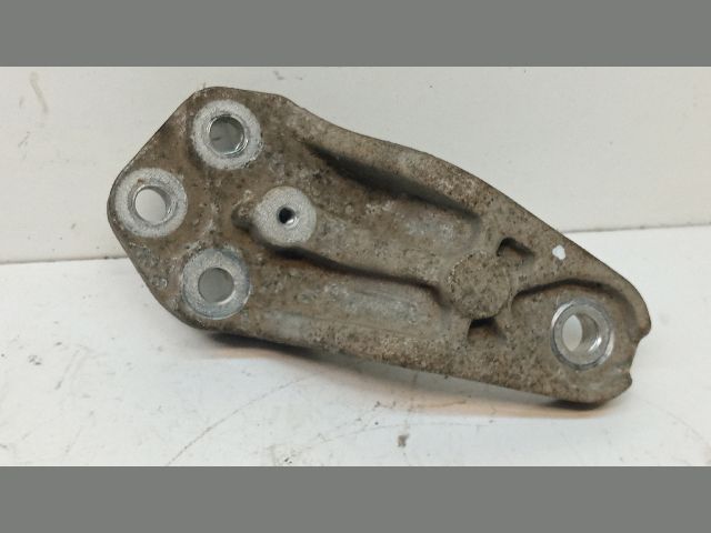 bontott KIA CEED Motor Tartó Bak (Fém)