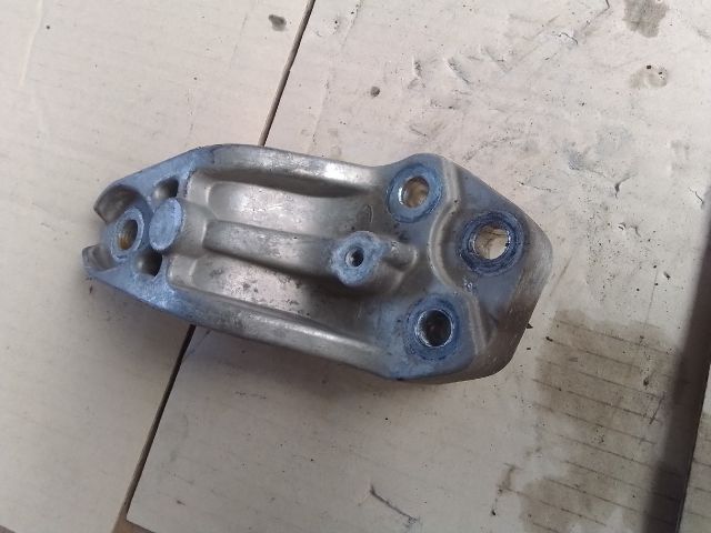 bontott KIA CEED Motor Tartó Bak (Fém)