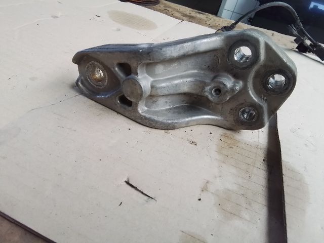 bontott KIA CEED Motor Tartó Bak (Fém)