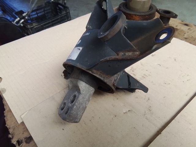 bontott KIA CEED Motor Tartó Bak (Fém)