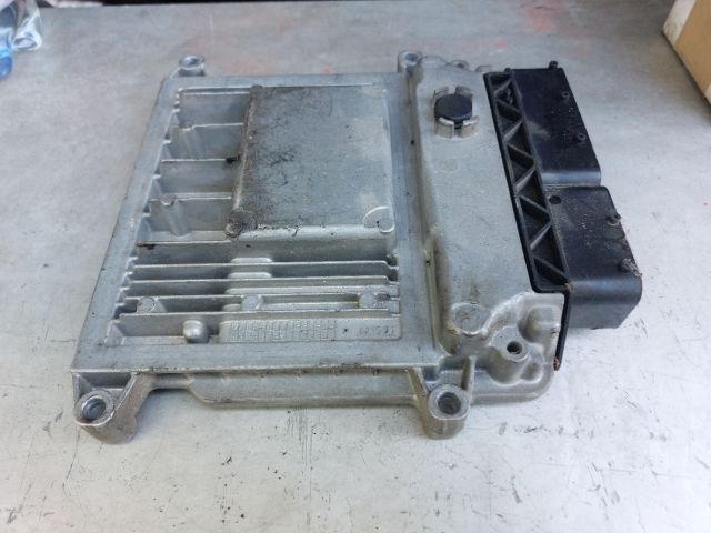 bontott KIA CEED Motorvezérlő