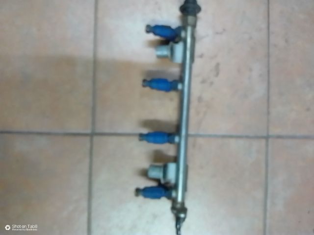 bontott KIA CEED Porlasztó Sor / Híd