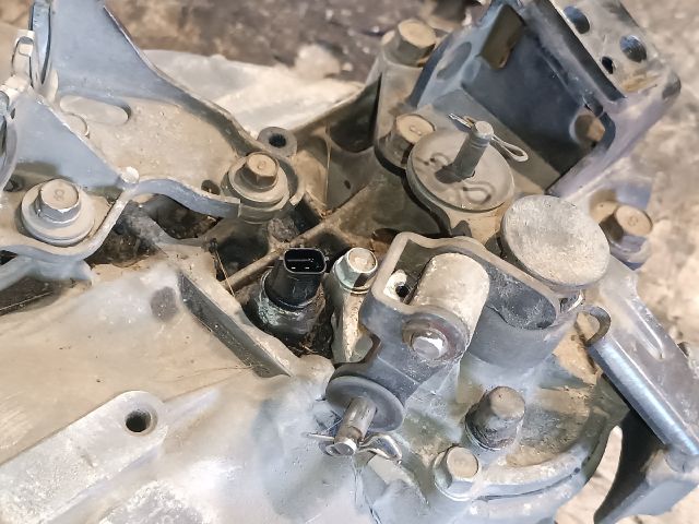 bontott KIA CEED Váltó (Mechanikus)