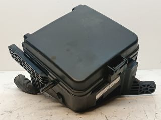 bontott KIA CEED Biztosítéktábla Motortér