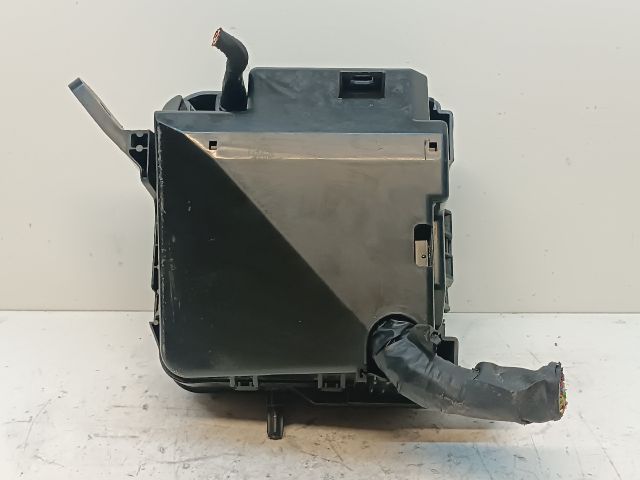 bontott KIA CEED Biztosítéktábla Motortér