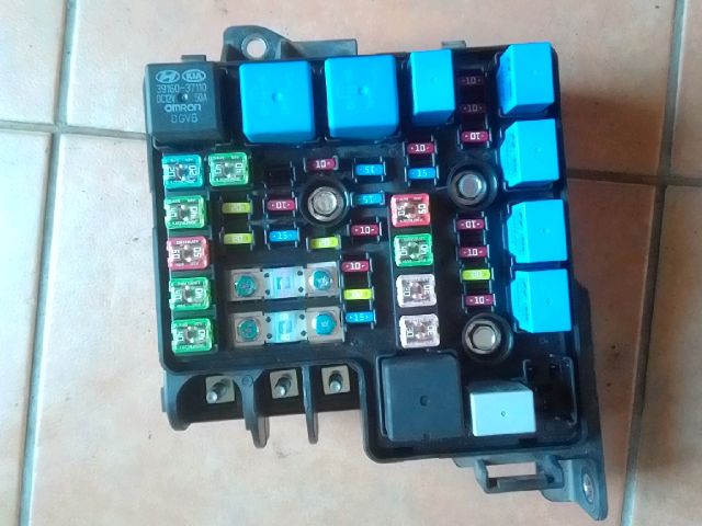 bontott KIA CEED Biztosítéktábla Motortér