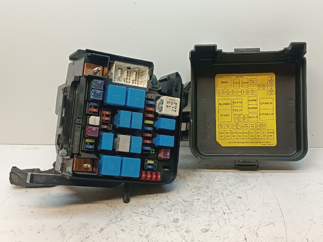 bontott KIA CEED Biztosítéktábla Motortér