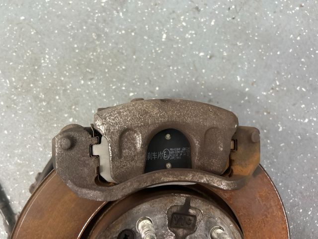 bontott KIA CEED Bal első Féknyereg Munkahengerrel