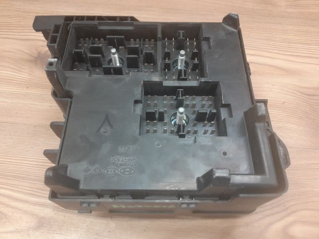 bontott KIA CEED Biztosítéktábla Motortér