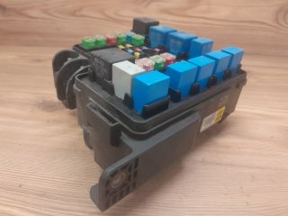 bontott KIA CEED Biztosítéktábla Motortér