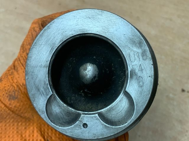 bontott KIA CEED Dugattyú és Hajtókar