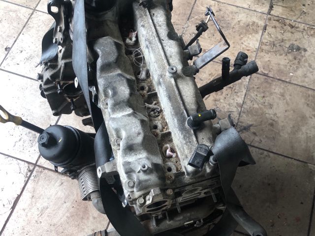 bontott KIA CEED Motor (Fűzött blokk hengerfejjel)