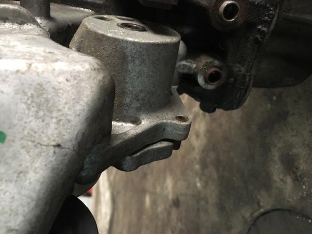 bontott KIA CEED Szíjfeszítő Görgő