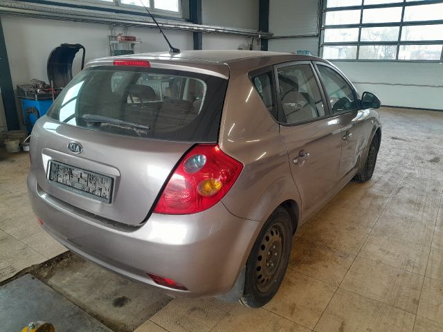 bontott KIA CEED Tankbetöltő Cső (Fém)