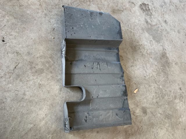 bontott KIA CEED Alsó Vezérlés Burkolat