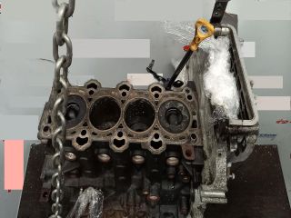 bontott KIA CEED Motor (Fűzött blokk hengerfejjel)