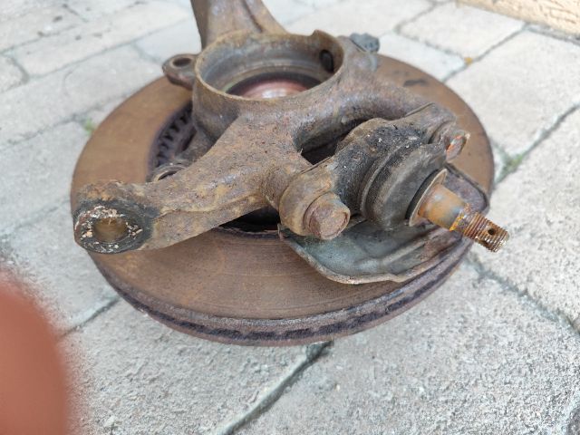 bontott KIA CEED Bal első Csonkállvány