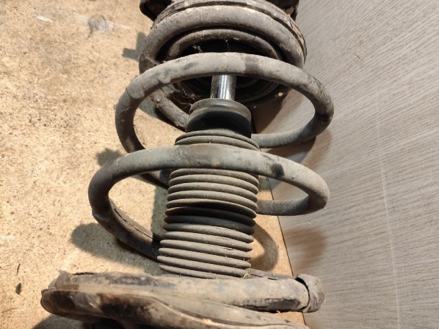 bontott KIA CEED Bal első Gólyaláb (Lengécsillapító, Rugó)