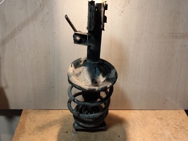 bontott KIA CEED Bal első Gólyaláb (Lengécsillapító, Rugó)