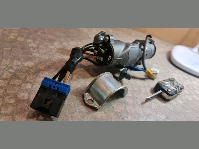 bontott KIA CEED Gyújtáskapcsoló Házzal