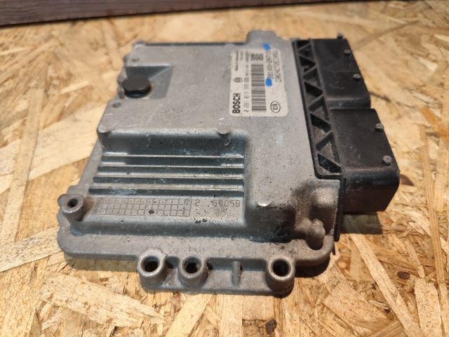 bontott KIA CEED Motorvezérlő