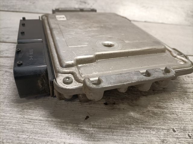 bontott KIA CEED Motorvezérlő