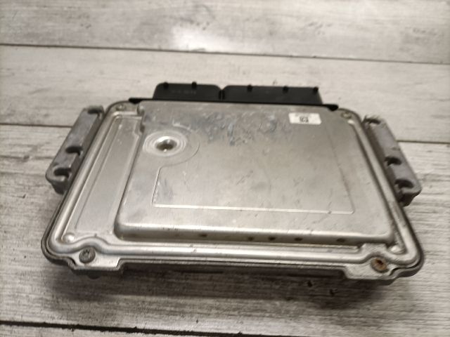 bontott KIA CEED Motorvezérlő