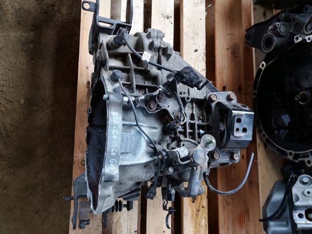 bontott KIA CEED Váltó (Mechanikus)