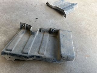 bontott KIA CEED Alsó Vezérlés Burkolat