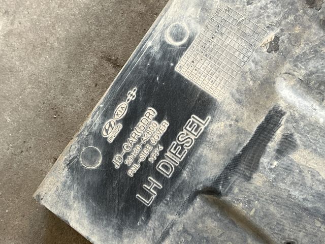 bontott KIA CEED Alsó Vezérlés Burkolat