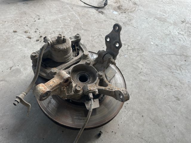 bontott KIA CEED Bal első Csonkállvány Kerékaggyal