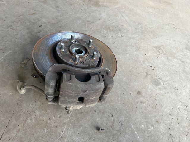 bontott KIA CEED Bal első Csonkállvány Kerékaggyal