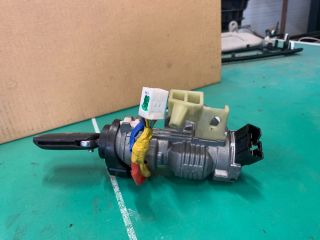 bontott KIA CEED Gyújtáskapcsoló Házzal