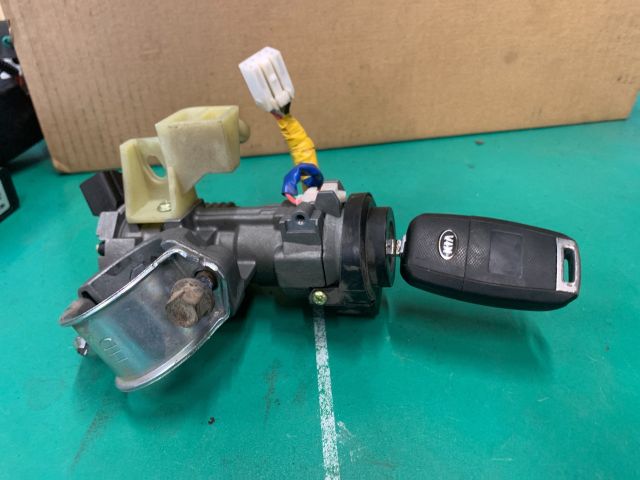 bontott KIA CEED Gyújtáskapcsoló Házzal