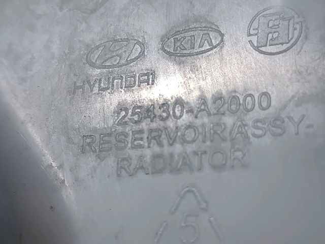 bontott KIA CEED Kiegyenlítő Tartály