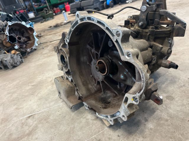 bontott KIA CEED Váltó (Mechanikus)