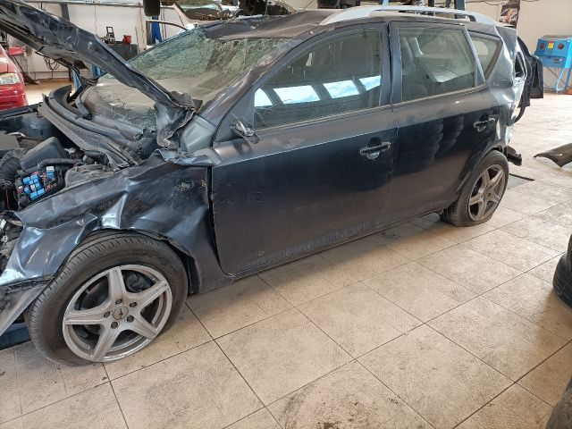 bontott KIA CEED Motor (Fűzött blokk hengerfejjel)