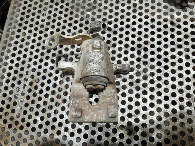 bontott KIA CEED Bal hátsó Féknyereg Munkahengerrel