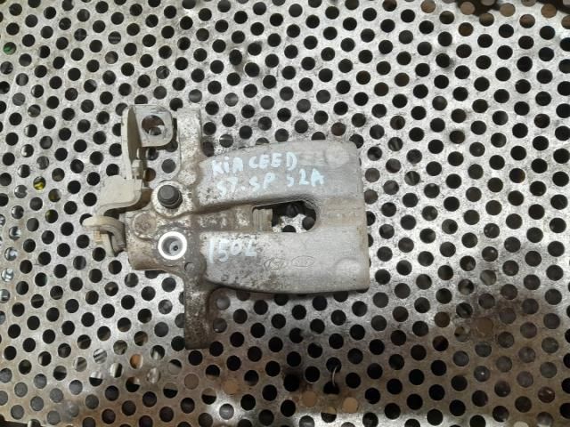 bontott KIA CEED Bal hátsó Féknyereg Munkahengerrel