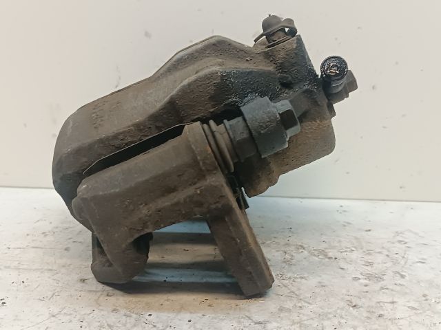 bontott KIA CEED Jobb első Féknyereg Munkahengerrel