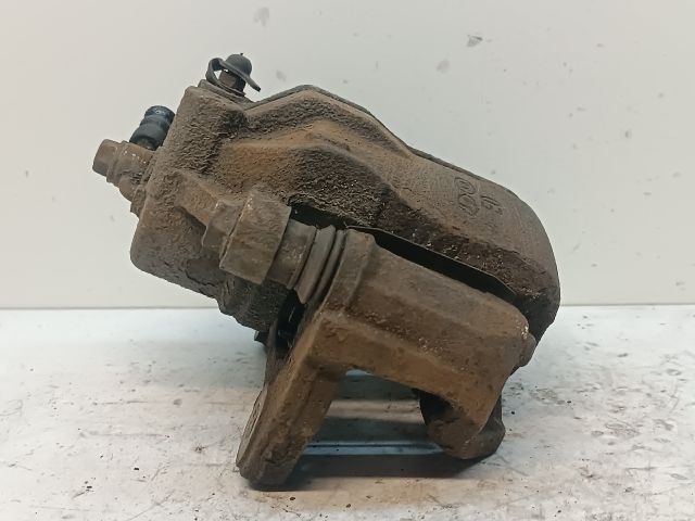 bontott KIA CEED Jobb első Féknyereg Munkahengerrel