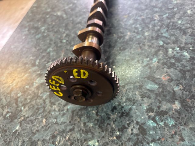 bontott KIA CEED Kipufogó Vezérműtengely