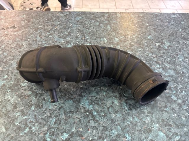 bontott KIA CEED Légbeömlő Cső