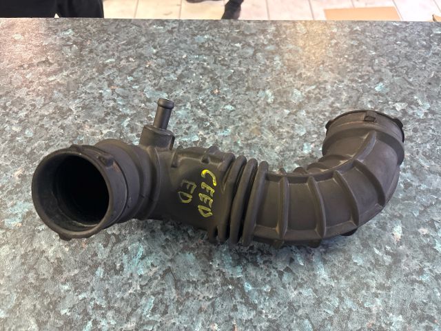 bontott KIA CEED Légbeömlő Cső