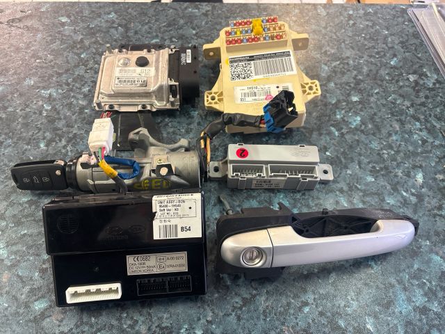 bontott KIA CEED Motorvezérlő