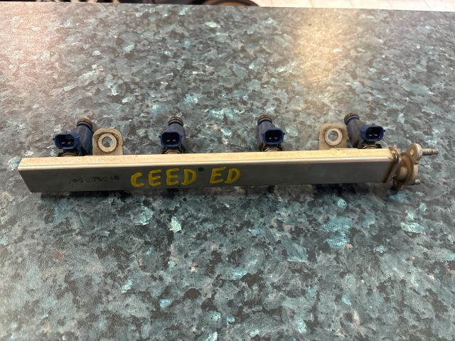 bontott KIA CEED Porlasztó Sor / Híd