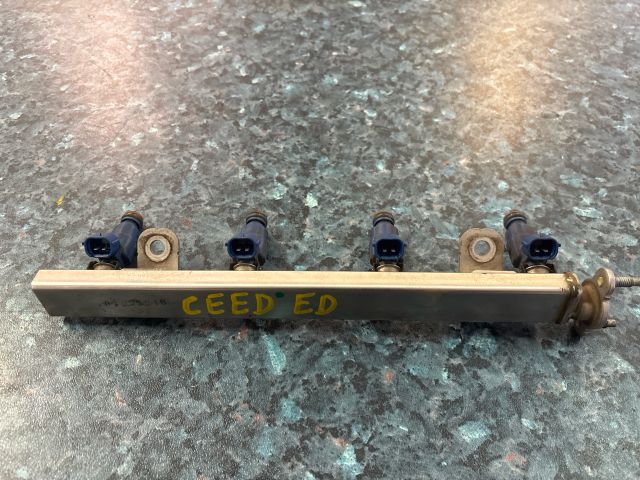 bontott KIA CEED Porlasztó Sor / Híd