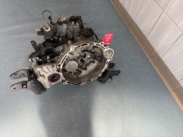 bontott KIA CEED Váltó (Mechanikus)