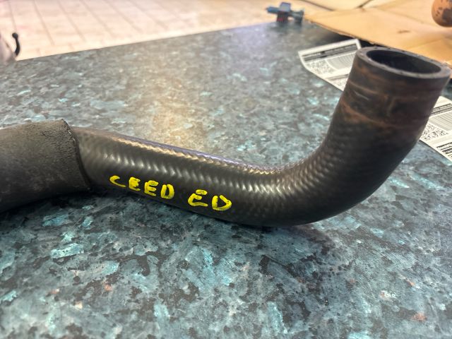 bontott KIA CEED Vízcső